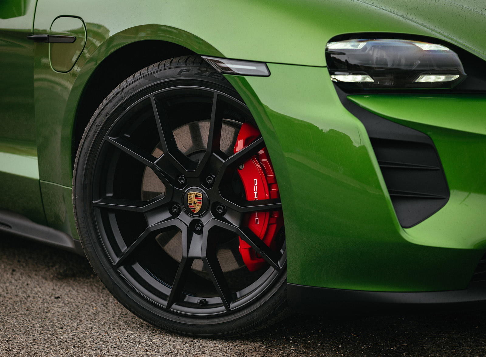 2022 Porsche Taycan GTS Sport Turismo (Color: Mamba Green Metallic) Wheel Wallpapers #157 of 168