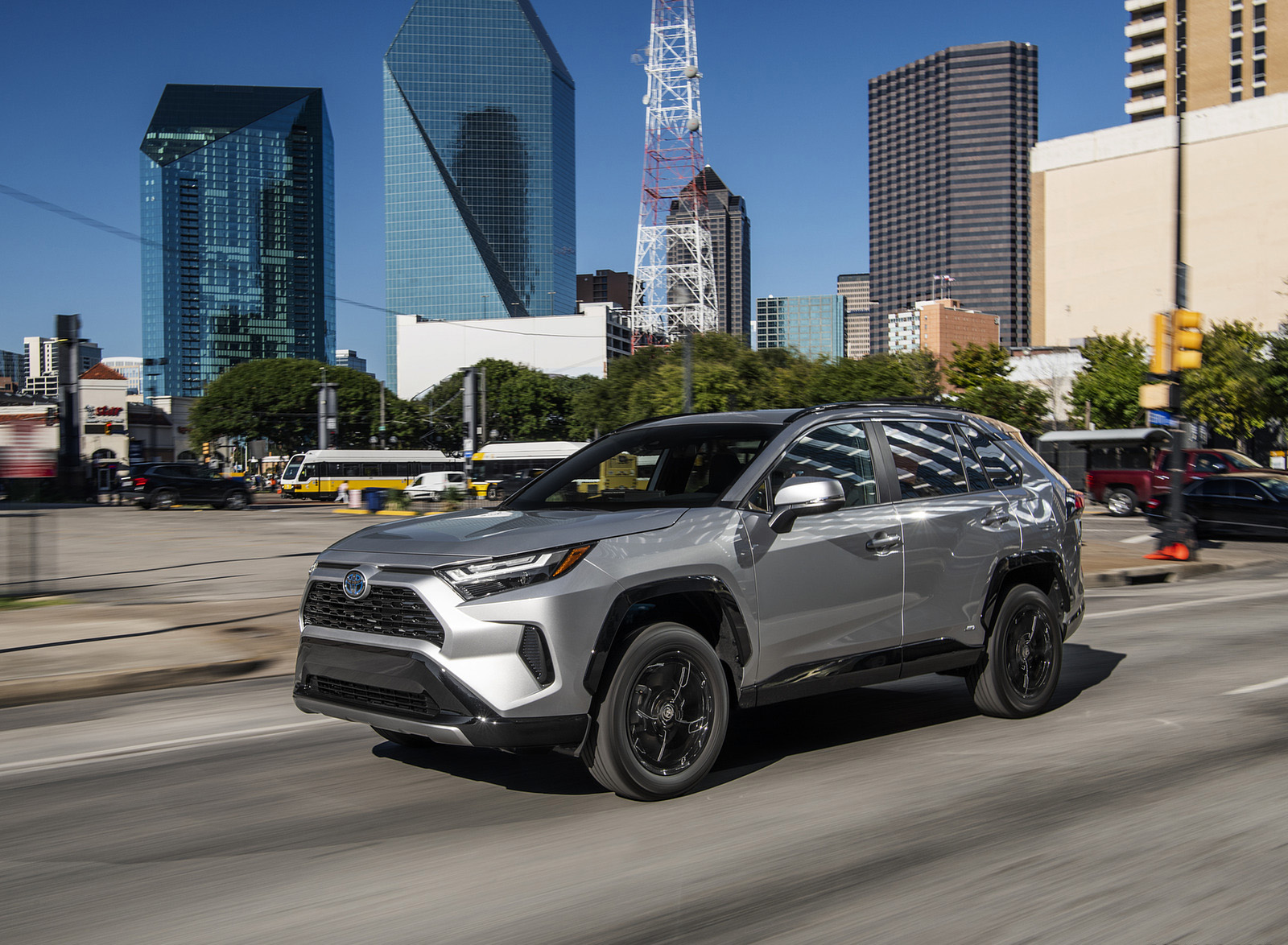 2022 Toyota RAV4 SE Hybrid Front Three-Quarter Wallpapers (3)