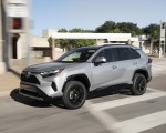 2022 Toyota RAV4 SE Hybrid Front Three-Quarter Wallpapers 150x120 (5)