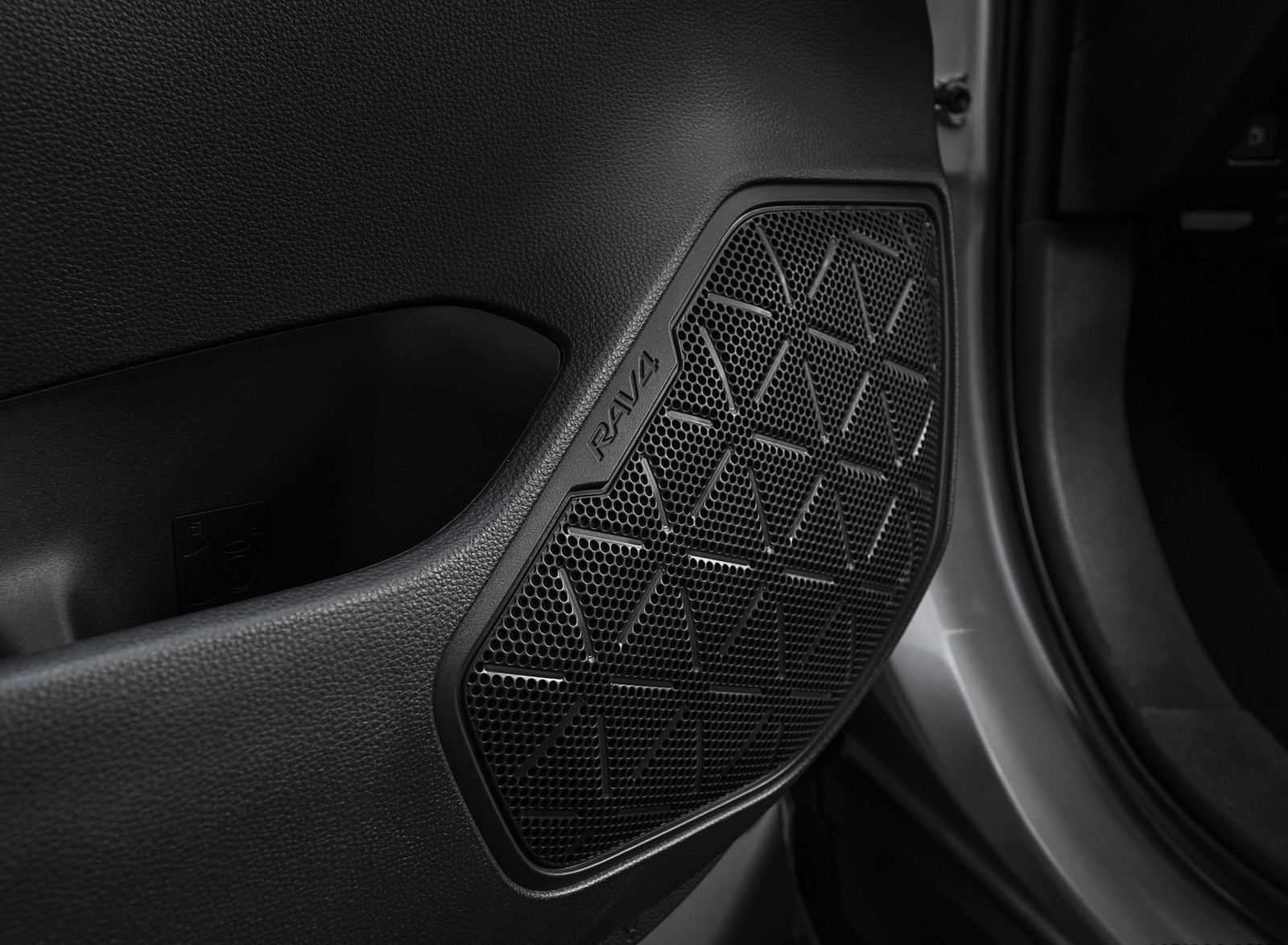 2022 Toyota RAV4 SE Hybrid Interior Detail Wallpapers #21 of 42