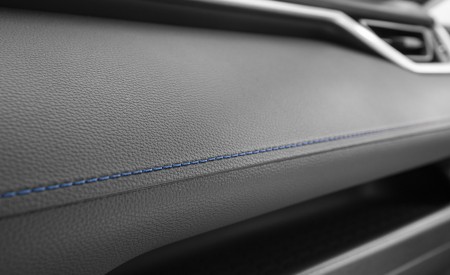 2022 Toyota RAV4 SE Hybrid Interior Detail Wallpapers 450x275 (22)