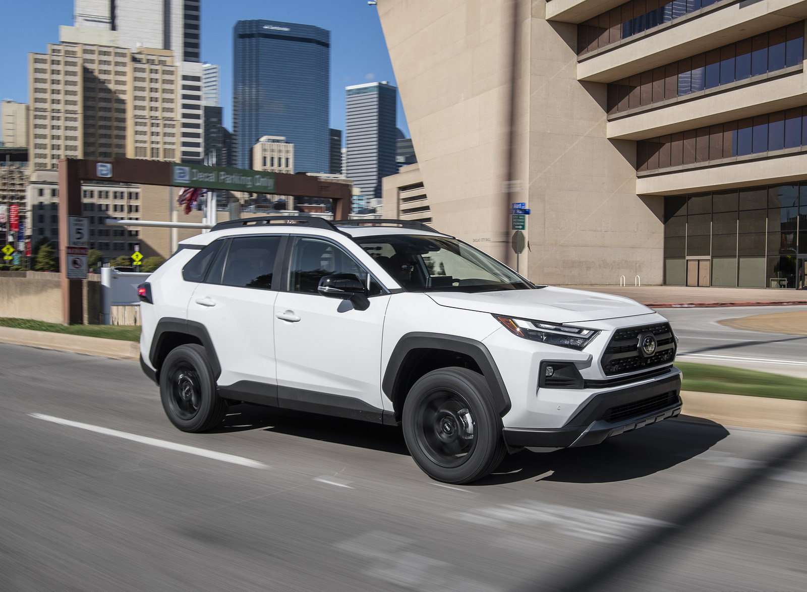 2022 Toyota RAV4 TRD Offroad Front Three-Quarter Wallpapers #28 of 42