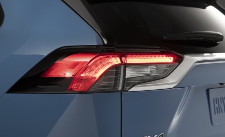 2022 Toyota RAV4 XSE Tail Light Wallpapers 450x275 (42)