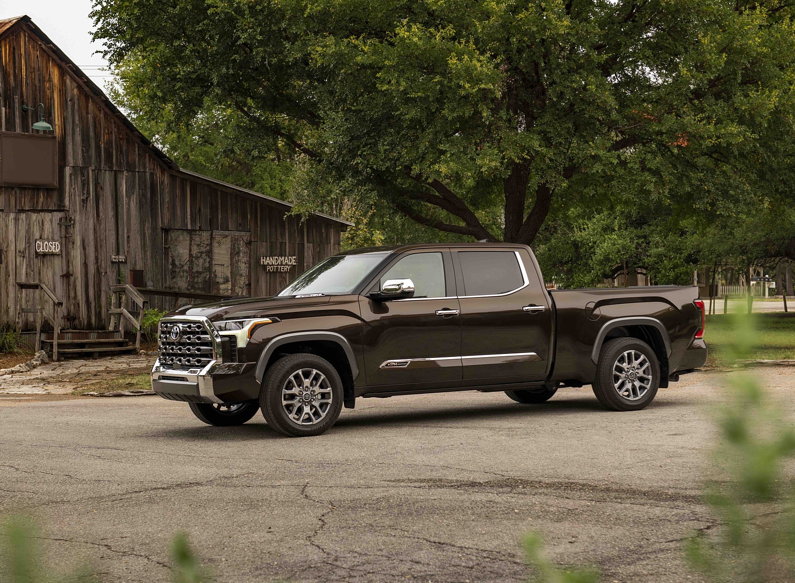 2022 Toyota Tundra 1794 Edition (Color: Smoked Mesquite) Front Three-Quarter Wallpapers (5)