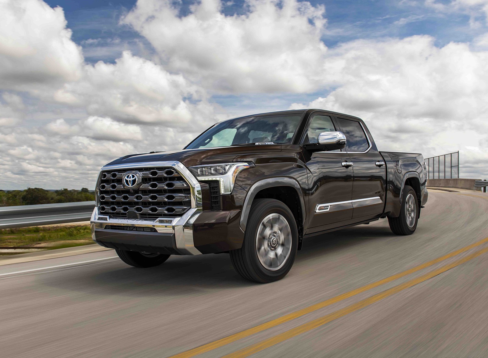 2022 Toyota Tundra 1794 Edition (Color: Smoked Mesquite) Front Three-Quarter Wallpapers (1)