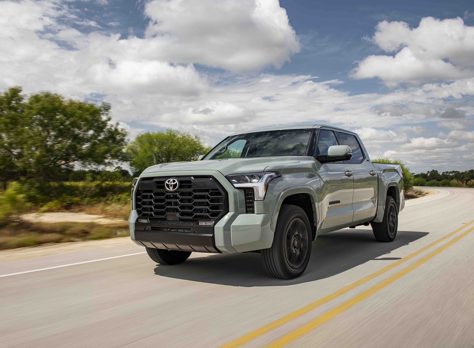 2022 Toyota Tundra SR5 TRD Sport (Color: Lunar Rock) Front Three-Quarter Wallpapers (3)