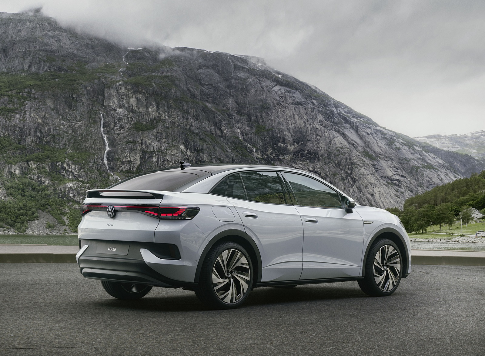 2022 Volkswagen ID.5 Rear Three-Quarter Wallpapers (7)