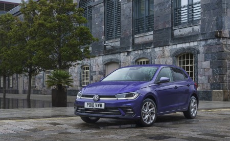2022 Volkswagen Polo Style (UK-Spec) Front Three-Quarter Wallpapers 450x275 (13)