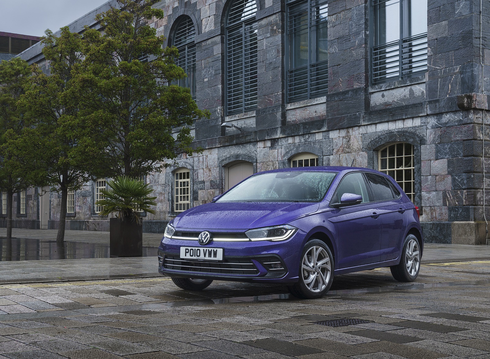 2022 Volkswagen Polo Style (UK-Spec) Front Three-Quarter Wallpapers #13 of 37
