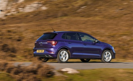 2022 Volkswagen Polo Style (UK-Spec) Rear Three-Quarter Wallpapers 450x275 (4)