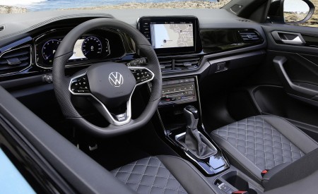 2022 Volkswagen T-Roc Cabriolet Interior Wallpapers 450x275 (33)