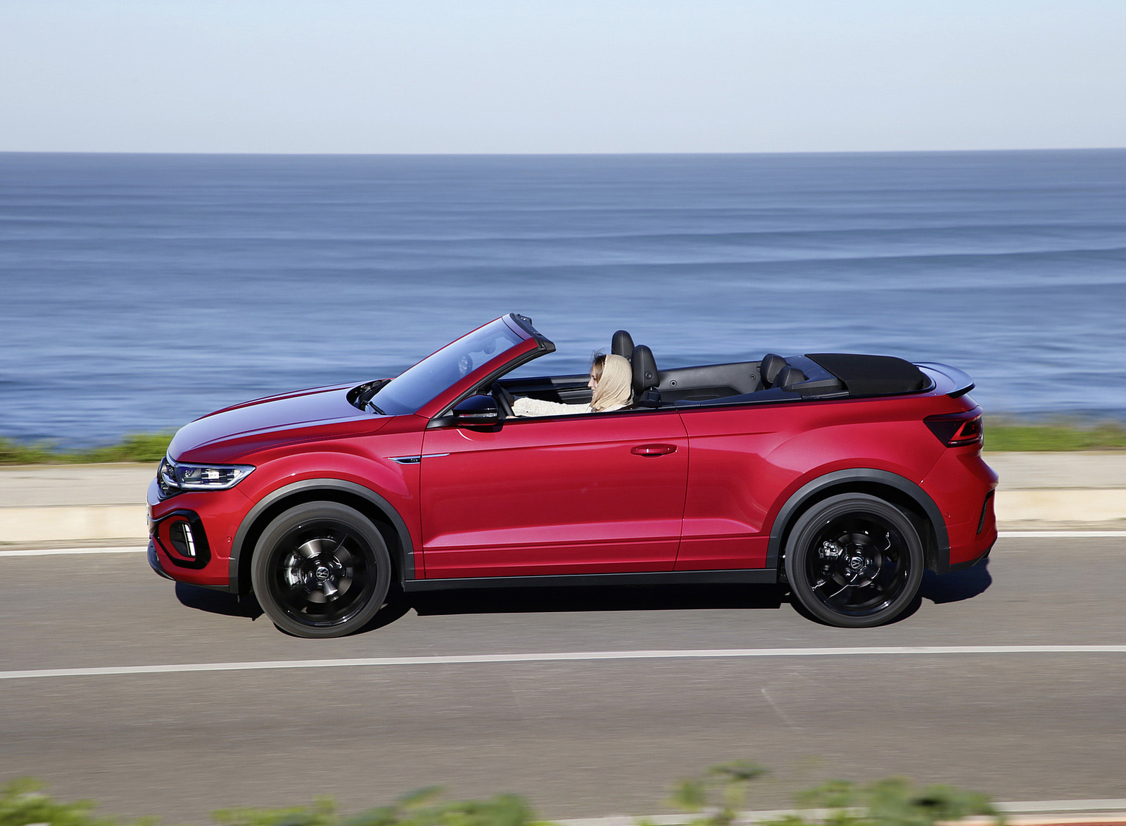 2022 Volkswagen T-Roc Cabriolet Side Wallpapers (7)