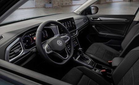 2022 Volkswagen T-Roc Interior Wallpapers 450x275 (20)