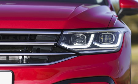 2022 Volkswagen Tiguan Allspace Elegance (UK-Spec) Headlight Wallpapers 450x275 (18)