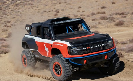 2023 Ford Bronco DR Off-Road Wallpapers 450x275 (2)