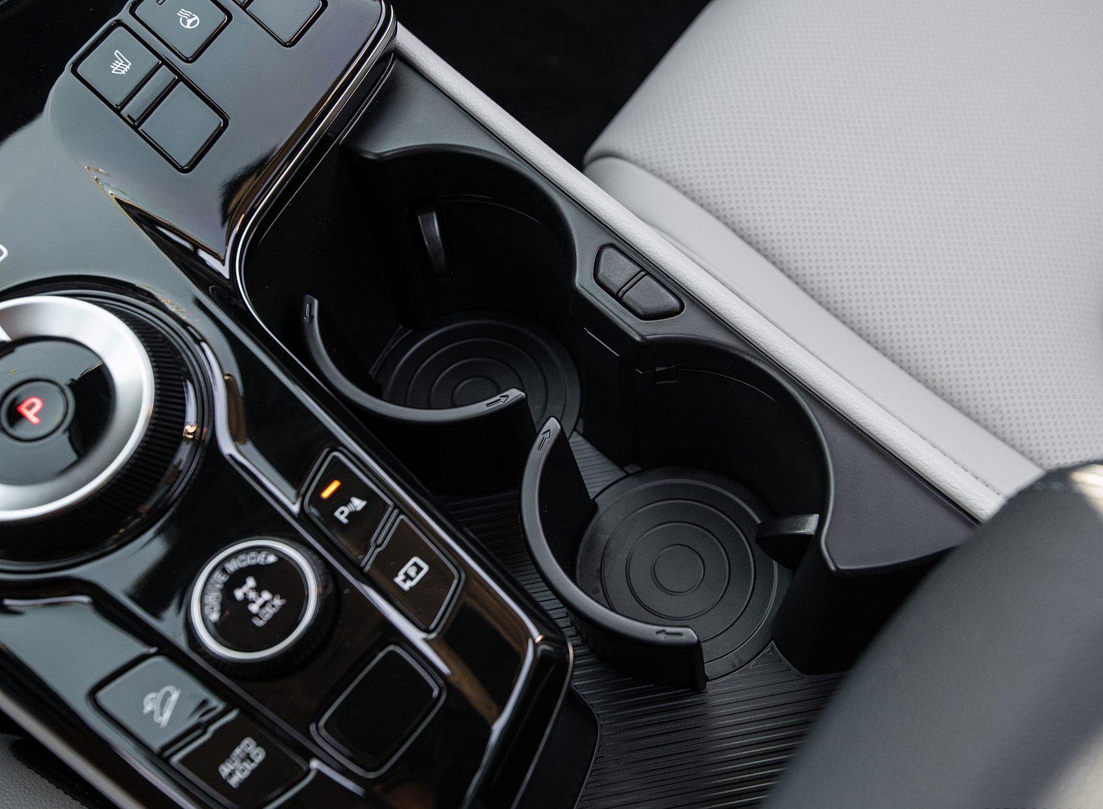 2023 Kia Sportage Hybrid Central Console Wallpapers  #29 of 38