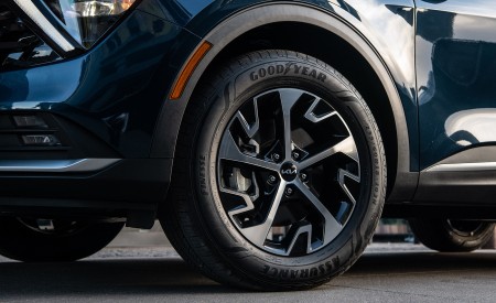 2023 Kia Sportage Hybrid Wheel Wallpapers 450x275 (19)