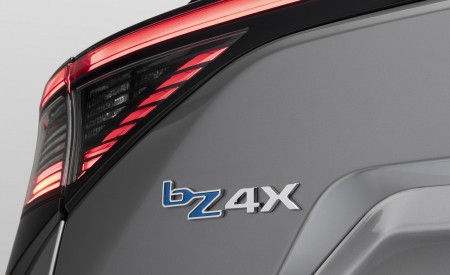 2023 Toyota bZ4X Limited (Color: Heavy Metal; US-Spec) Badge Wallpapers 450x275 (19)