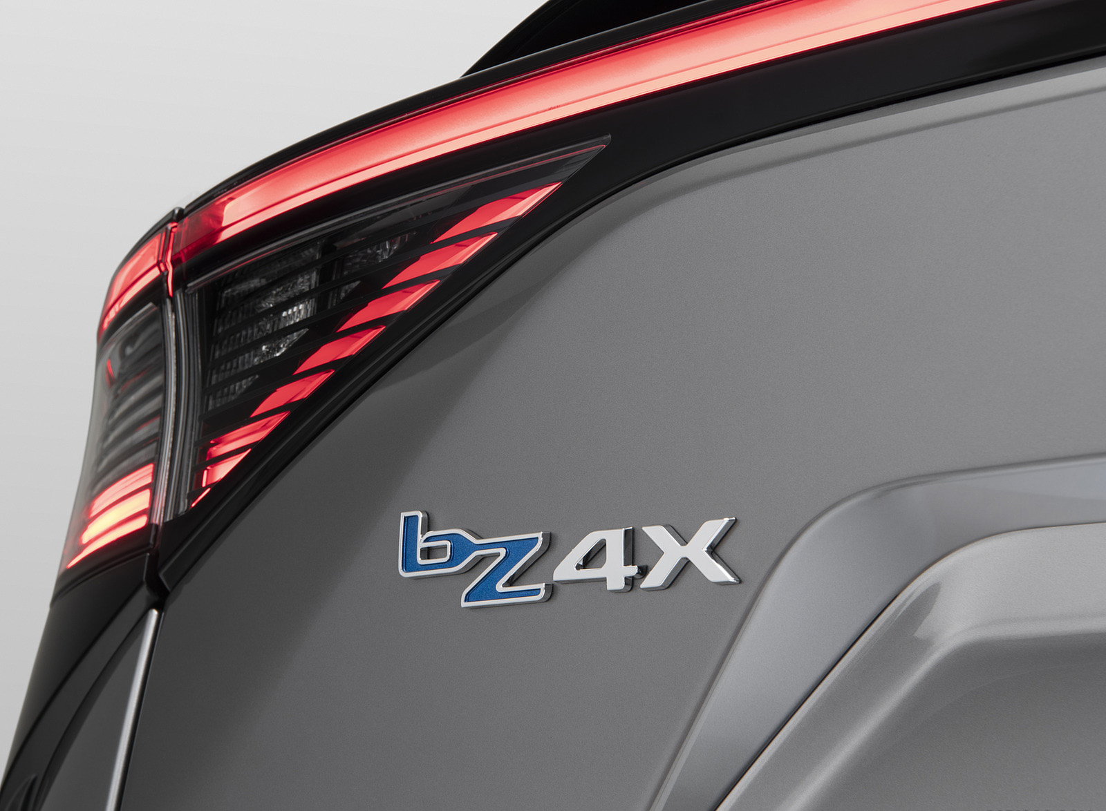 2023 Toyota bZ4X Limited (Color: Heavy Metal; US-Spec) Badge Wallpapers #19 of 28
