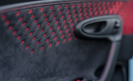 2021 Bugatti Chiron Pur Sport Grand Prix Edition Interior Detail Wallpapers 450x275 (21)