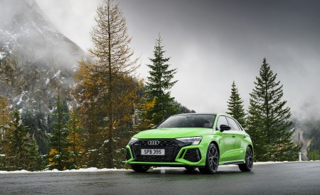 2022 Audi RS 3 Sportback Launch Edition (UK-Spec) Front Three-Quarter Wallpapers 450x275 (45)