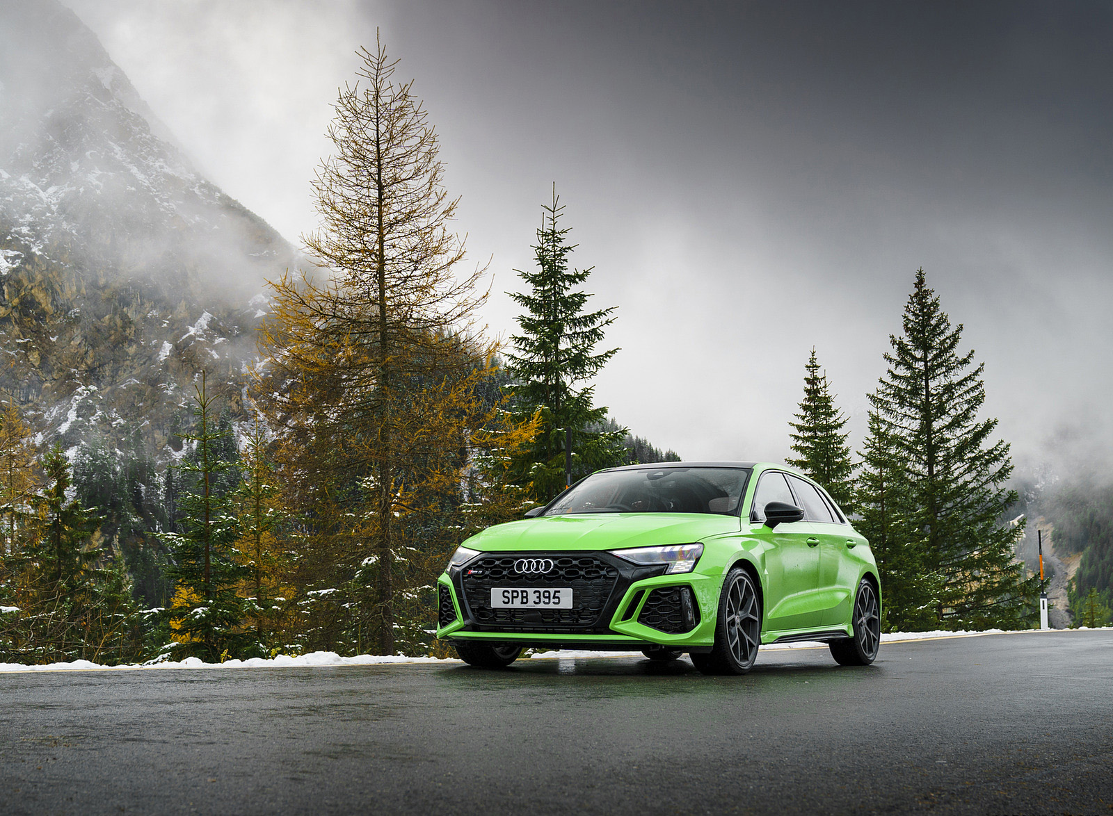 2022 Audi RS 3 Sportback Launch Edition (UK-Spec) Front Three-Quarter Wallpapers #45 of 115