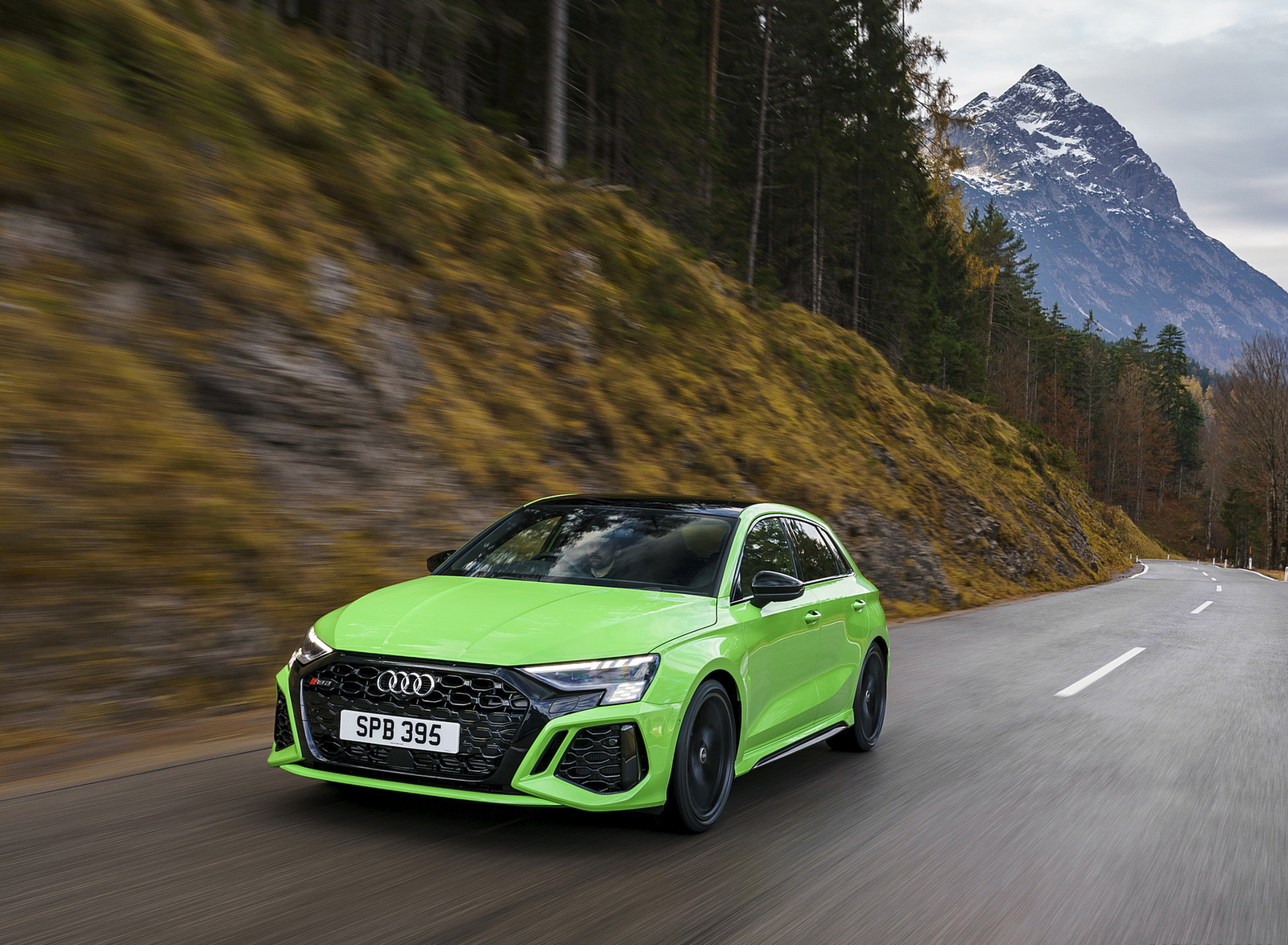 2022 Audi RS 3 Sportback Launch Edition (UK-Spec) Front Three-Quarter Wallpapers #25 of 115
