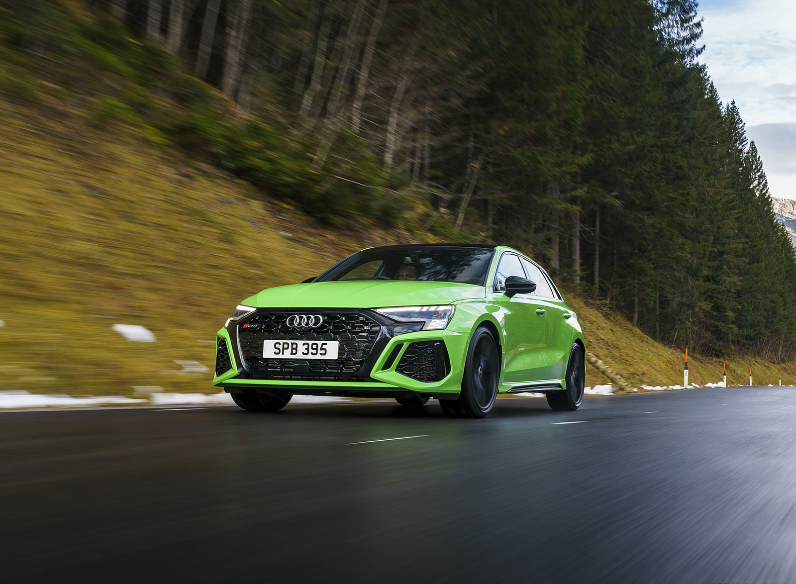 2022 Audi RS 3 Sportback Launch Edition (UK-Spec) Front Three-Quarter Wallpapers (7)