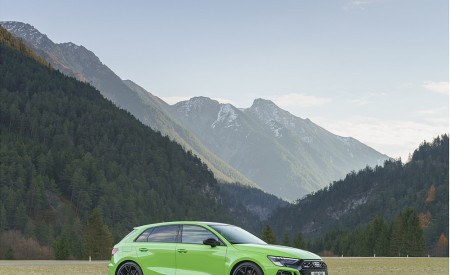 2022 Audi RS 3 Sportback Launch Edition (UK-Spec) Front Three-Quarter Wallpapers 450x275 (50)