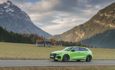 2022 Audi RS 3 Sportback Launch Edition (UK-Spec) Front Three-Quarter Wallpapers 450x275 (47)