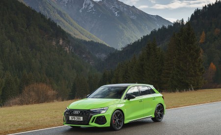 2022 Audi RS 3 Sportback Launch Edition (UK-Spec) Front Three-Quarter Wallpapers 450x275 (48)