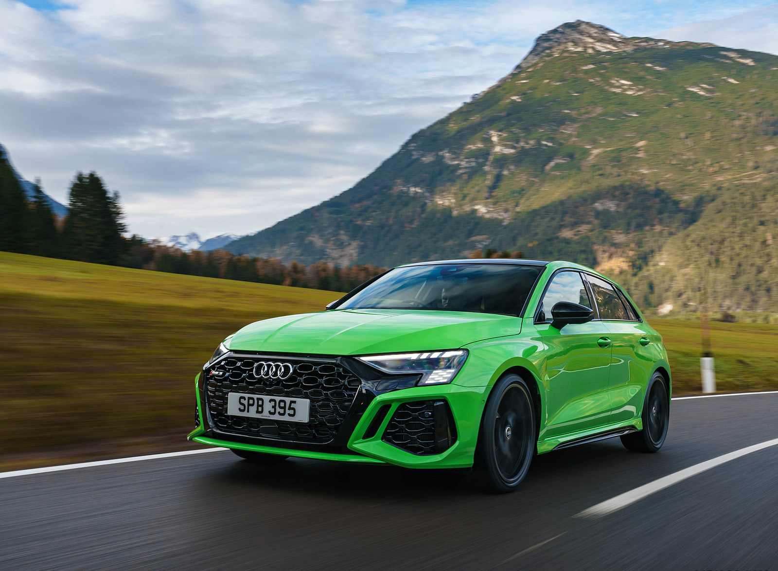 2022 Audi RS 3 Sportback Launch Edition (UK-Spec) Front Three-Quarter Wallpapers #19 of 115
