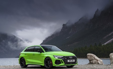 2022 Audi RS 3 Sportback Launch Edition (UK-Spec) Front Three-Quarter Wallpapers 450x275 (57)