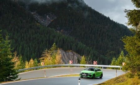 2022 Audi RS 3 Sportback Launch Edition (UK-Spec) Front Three-Quarter Wallpapers 450x275 (36)