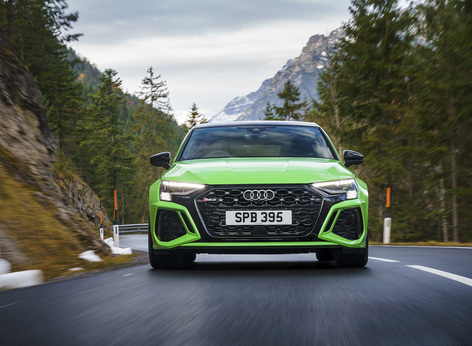 2022 Audi RS 3 Sportback Launch Edition (UK-Spec) Front Wallpapers #37 of 115