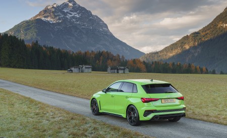 2022 Audi RS 3 Sportback Launch Edition (UK-Spec) Rear Three-Quarter Wallpapers 450x275 (52)