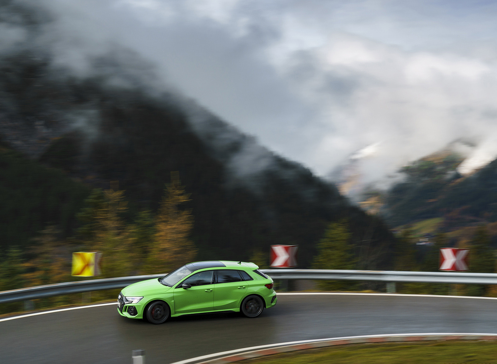 2022 Audi RS 3 Sportback Launch Edition (UK-Spec) Side Wallpapers  #32 of 115