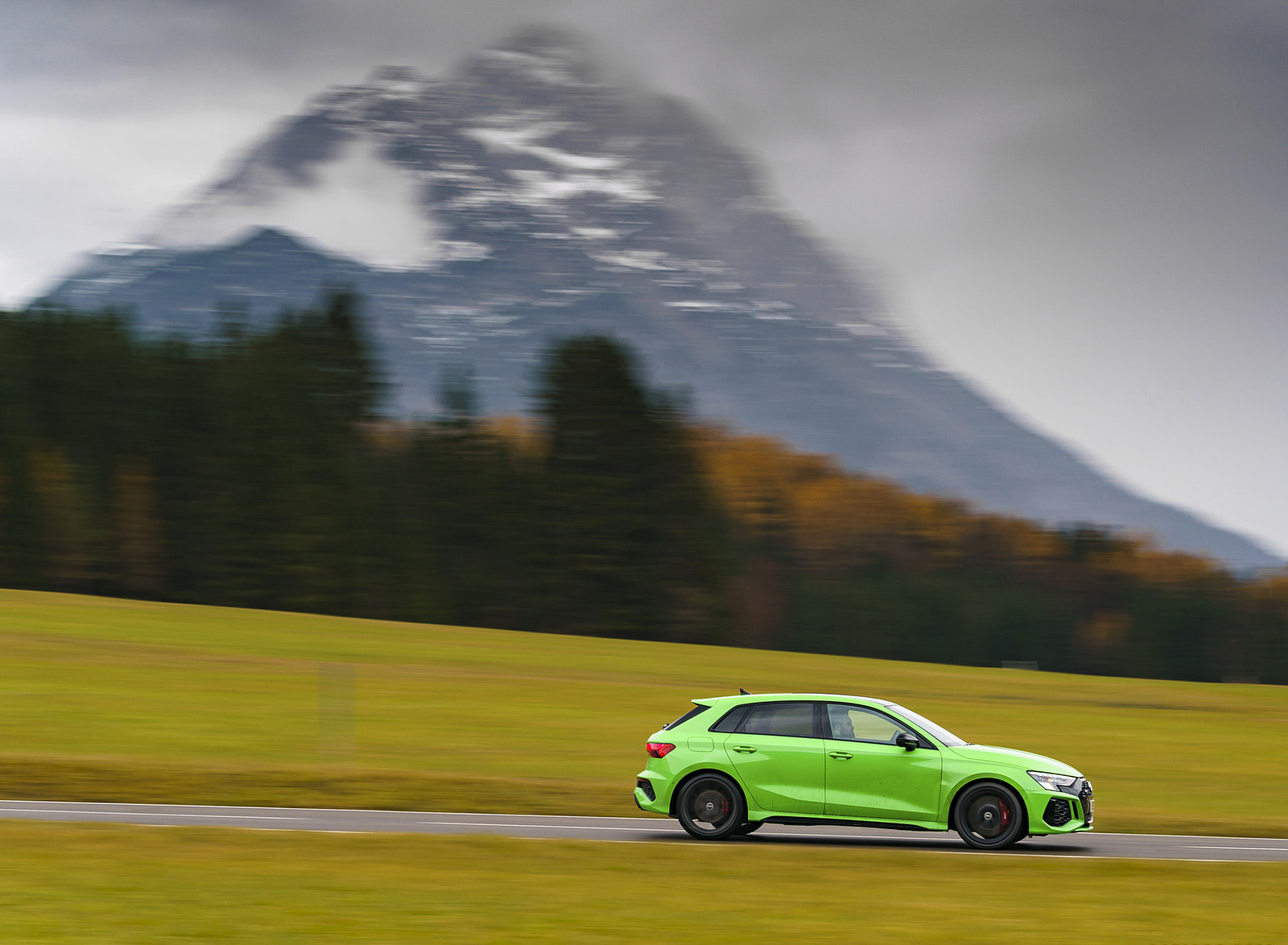 2022 Audi RS 3 Sportback Launch Edition (UK-Spec) Side Wallpapers #29 of 115