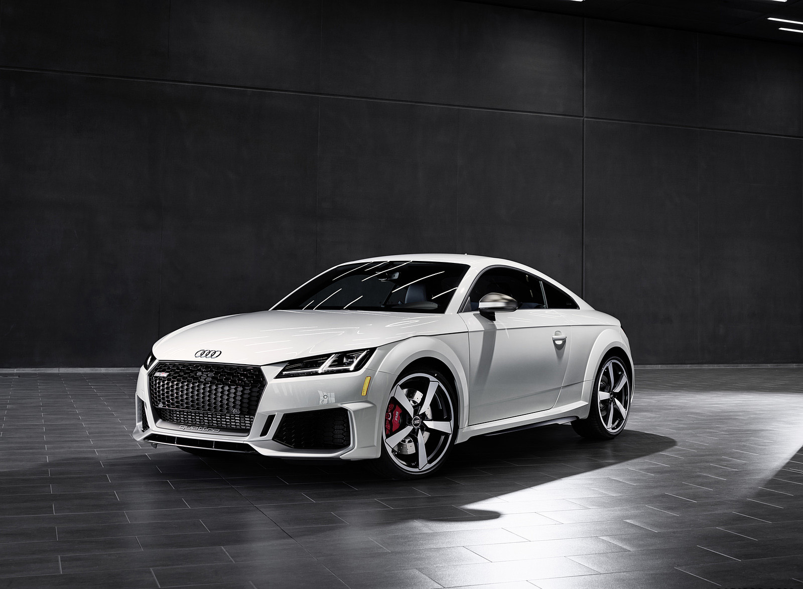 2022 Audi TT RS Heritage Edition (Color: Alpine White) Front Three-Quarter Wallpapers (4)