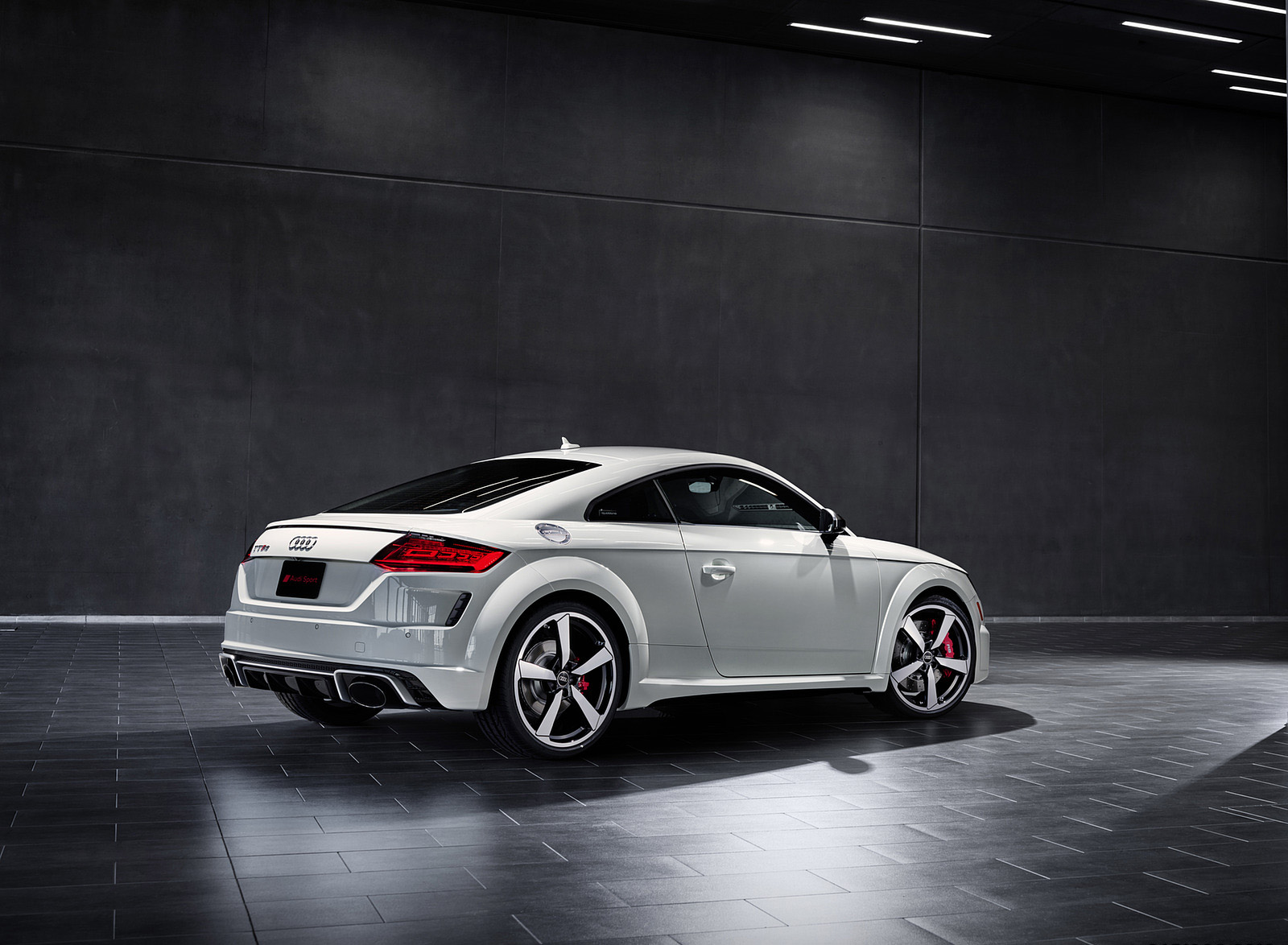 2022 Audi TT RS Heritage Edition (Color: Alpine White) Rear Three-Quarter Wallpapers (5)