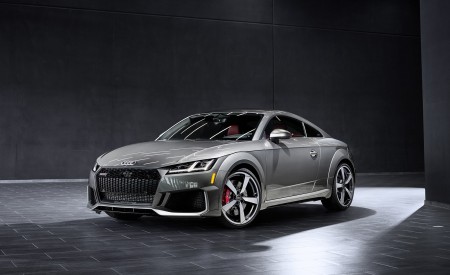 2022 Audi TT RS Heritage Edition (Color: Stone Gray) Front Three-Quarter Wallpapers 450x275 (13)