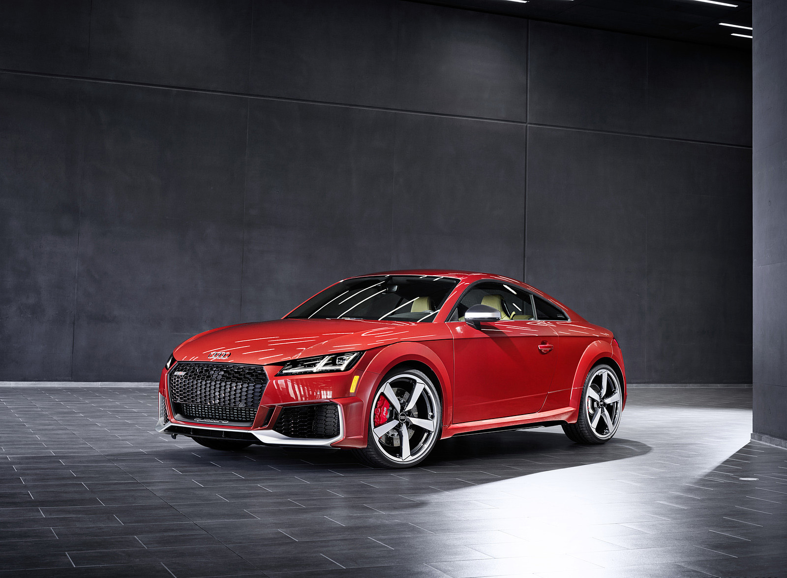 2022 Audi TT RS Heritage Edition (Color: Tizian Red) Front Three-Quarter Wallpapers (10)