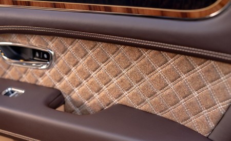 2022 Bentley Bentayga Outdoor Pursuits Interior Detail Wallpapers 450x275 (10)