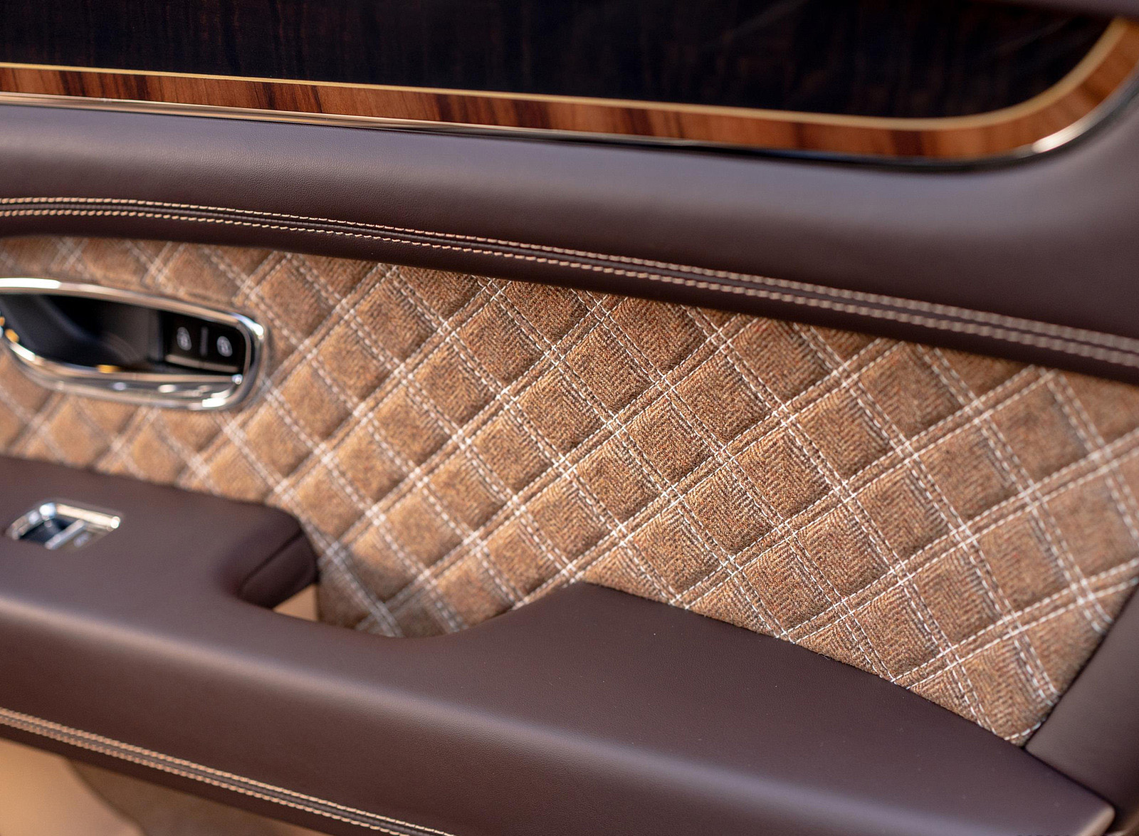 2022 Bentley Bentayga Outdoor Pursuits Interior Detail Wallpapers #10 of 11