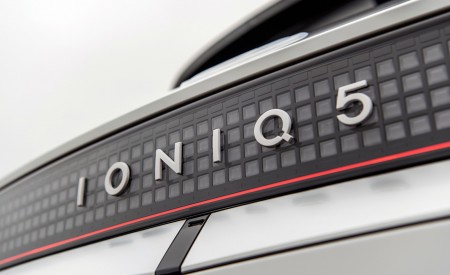 2022 Hyundai Ioniq 5 (US-Spec) Badge Wallpapers 450x275 (52)