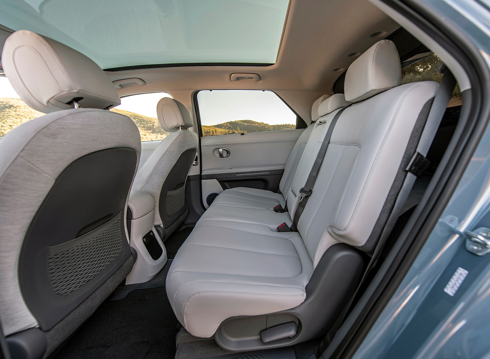2022 Hyundai Ioniq 5 (US-Spec) Interior Rear Seats Wallpapers #37 of 84