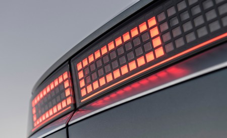 2022 Hyundai Ioniq 5 (US-Spec) Tail Light Wallpapers 450x275 (20)