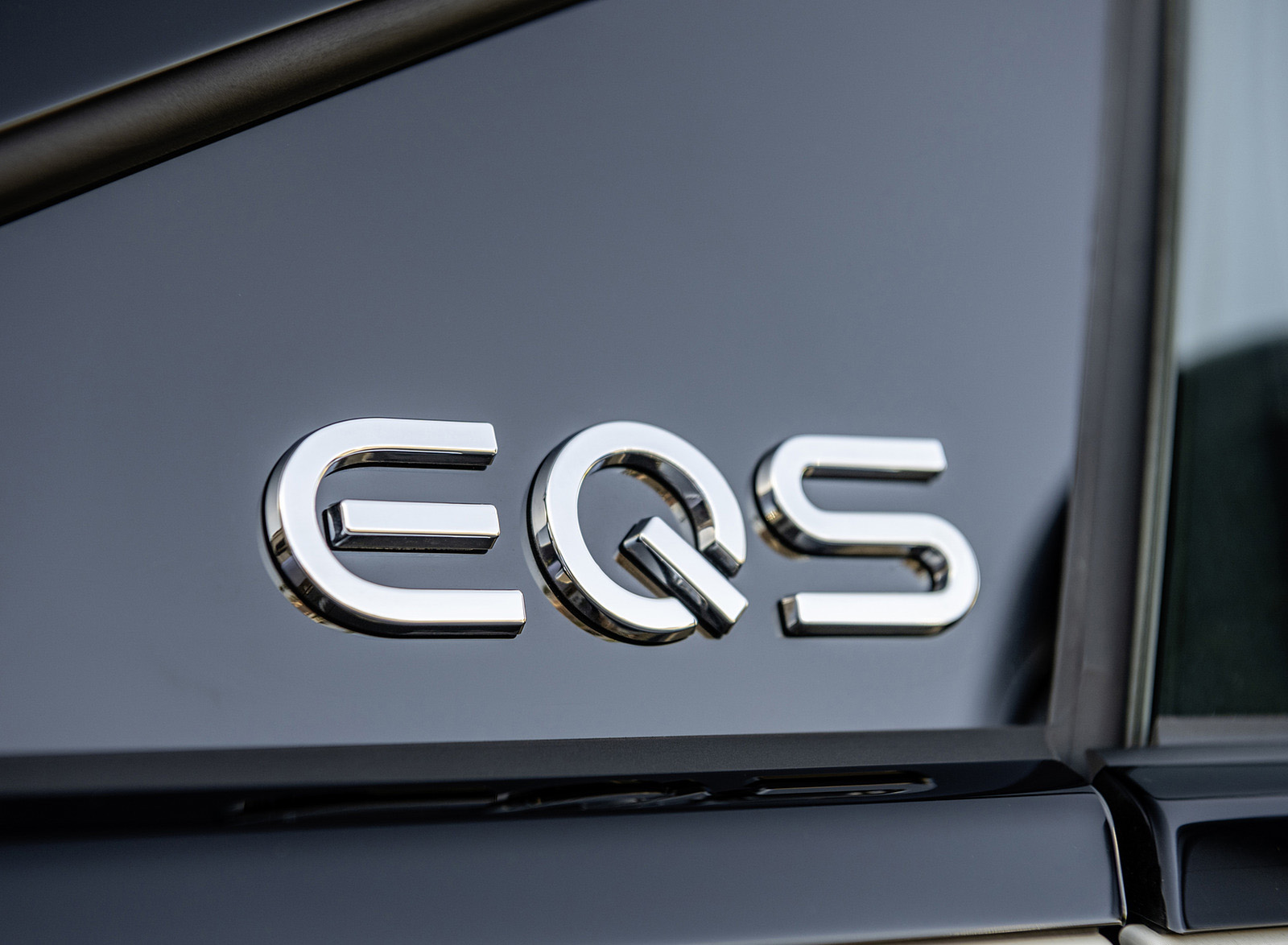 2022 Mercedes-AMG EQS 53 4MATIC+ (Color: Diamond White Bright) Badge Wallpapers #68 of 76