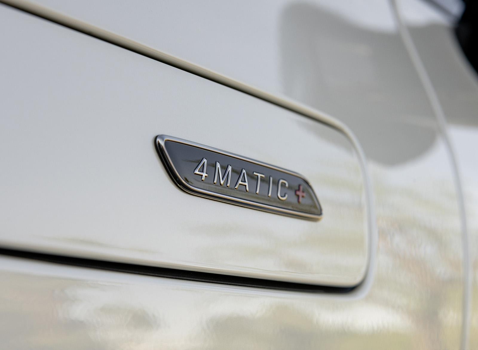 2022 Mercedes-AMG EQS 53 4MATIC+ (Color: Diamond White Bright) Detail Wallpapers #71 of 76