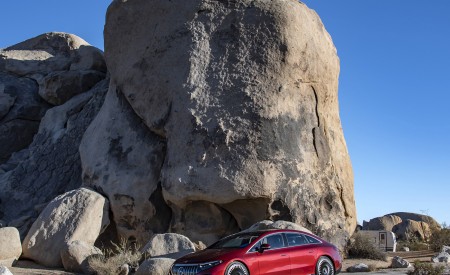 2022 Mercedes-AMG EQS 53 4MATIC+ (Color: Hyazinth Red Metallic) Front Three-Quarter Wallpapers 450x275 (33)